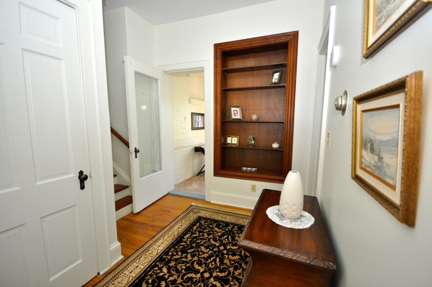 Building Photo - 57 Park St