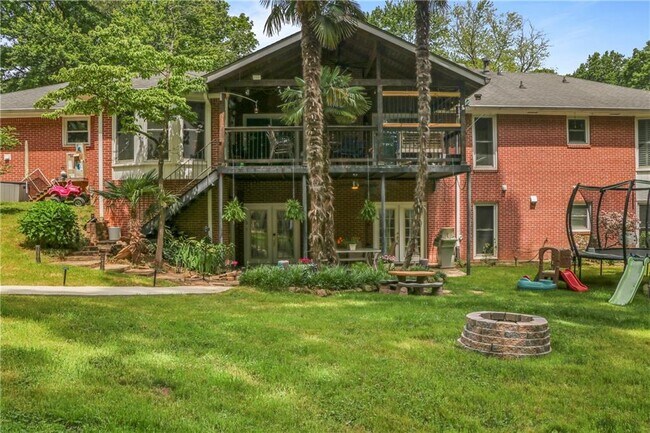 Building Photo - 5647 Queensborough Dr