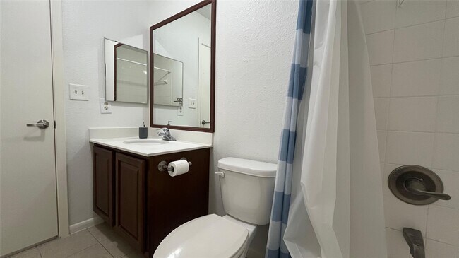 Building Photo - 10555 Turtlewood Ct