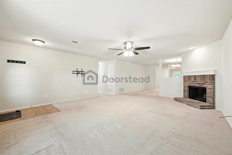 Building Photo - 12744 Northern Pine Dr