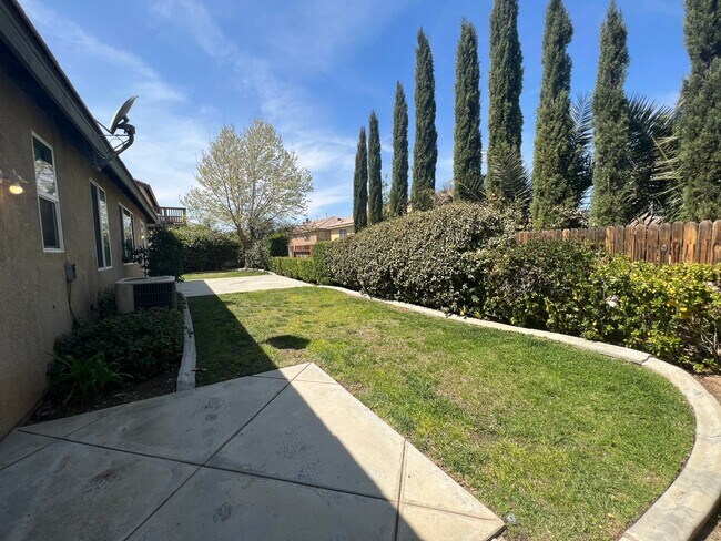 Building Photo - Beautiful home on cul-de-sac!!!