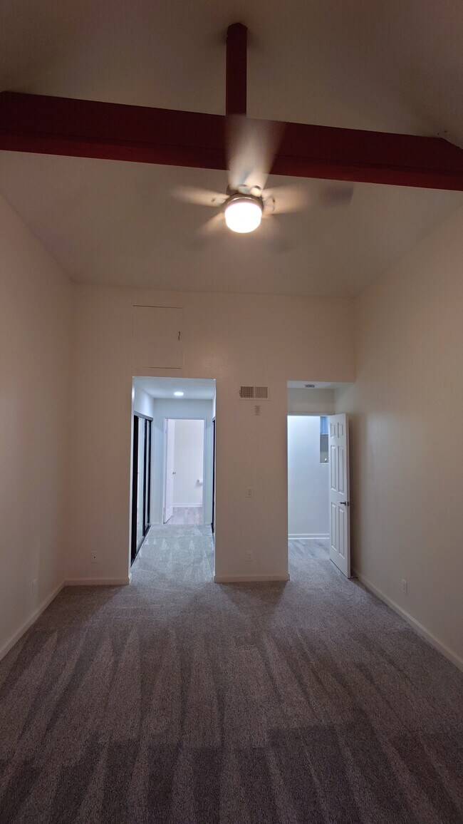 Building Photo - 12260 Corte Sabio