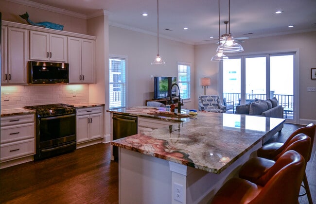 Building Photo - 1013 Marsh Vw Dr