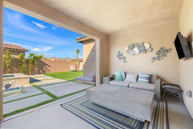 Building Photo - 81890 Via Encinitas