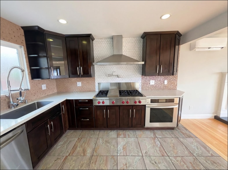 Building Photo - 400 Santa Maria Dr