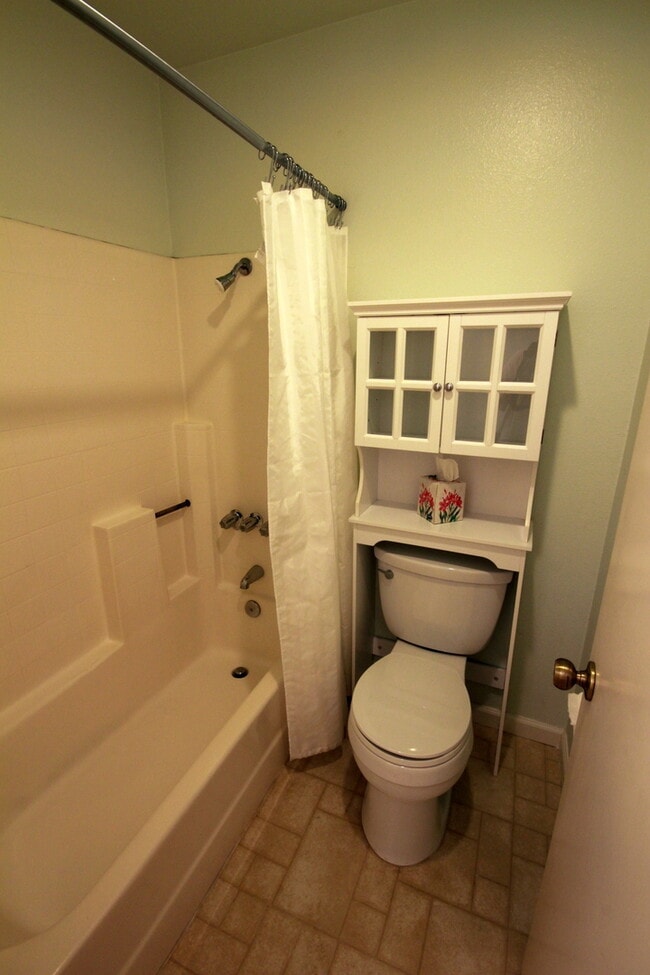 Building Photo - 4075 Rosenda Ct