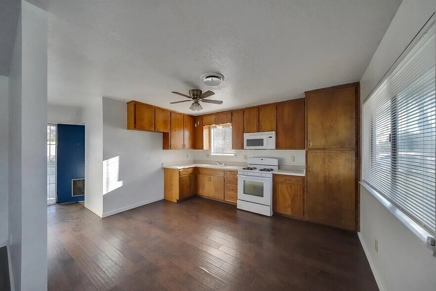 Building Photo - 1101 Snead Dr