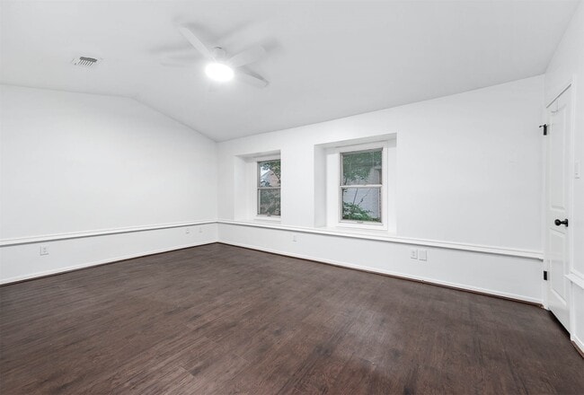 Building Photo - 727 Bunker Hill Rd