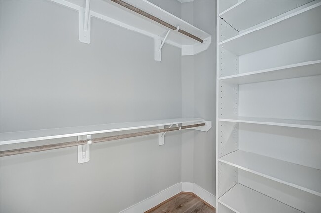 Building Photo - 1718 Hardy St