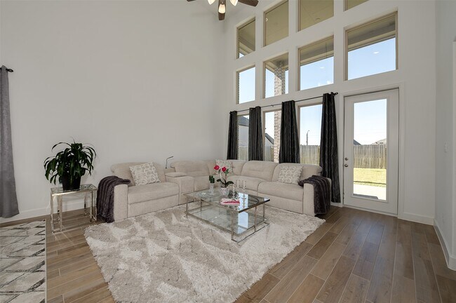 Building Photo - 20519 Bronco Rdg Dr