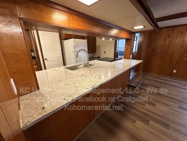 Building Photo - 7839 Robinson St