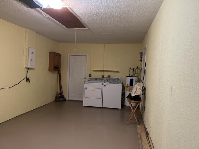 Building Photo - 2545 Conroy Dr