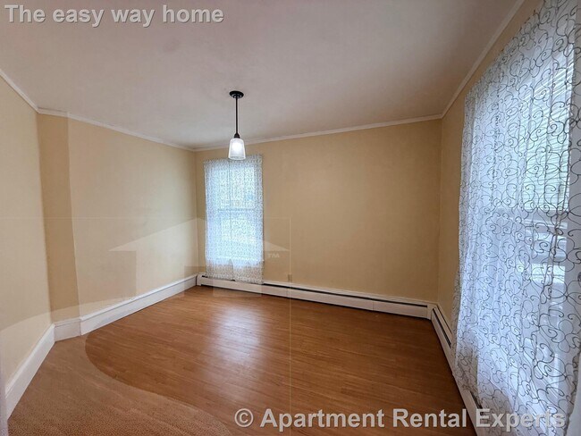 Building Photo - 15 Laurel St