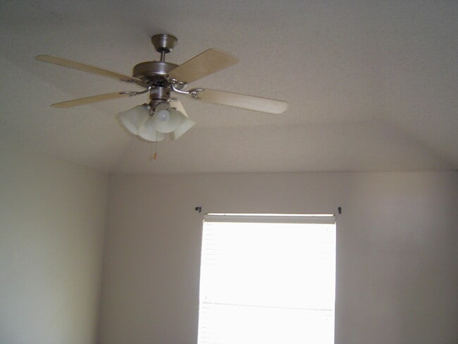 Building Photo - 6542 86th St