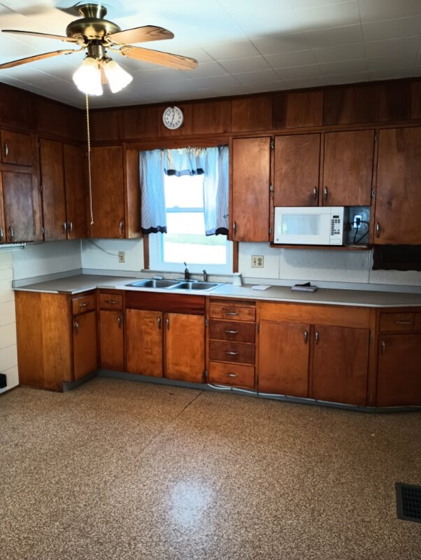 Building Photo - 2106 S 5th Ave