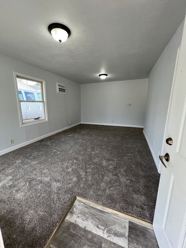 Building Photo - ~Applications Pending~ FALL SPECIALS GALOR...