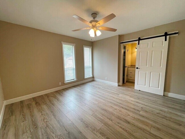 Building Photo - 710 Andover Dr