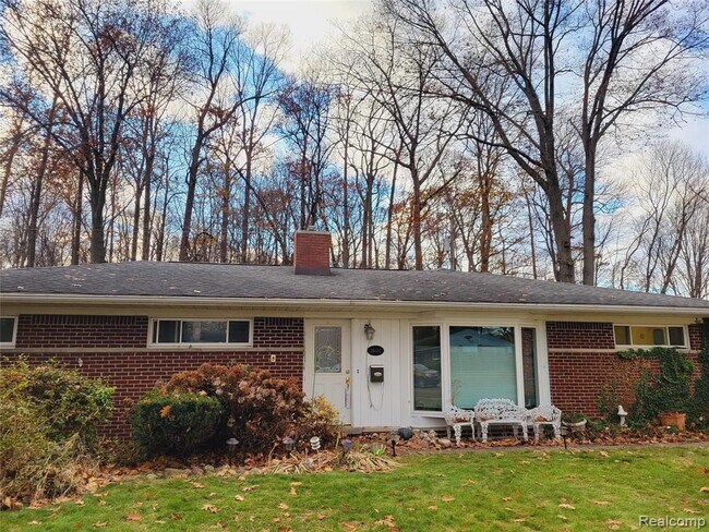 Building Photo - 18311 Norwich Rd