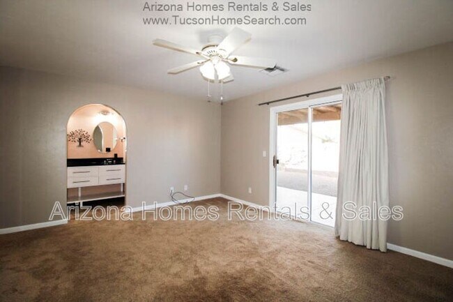 Building Photo - 9779 E Paseo San Ardo