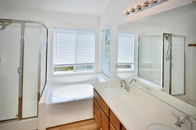 Building Photo - 11106 Ivy Hill Dr