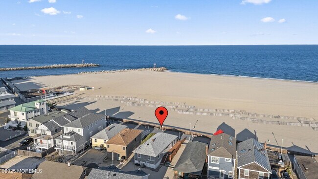 Primary Photo - 115 Boardwalk