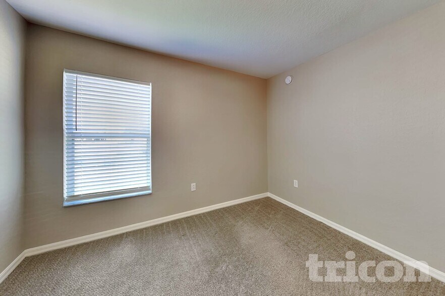 Building Photo - 3256 Enclave Blvd