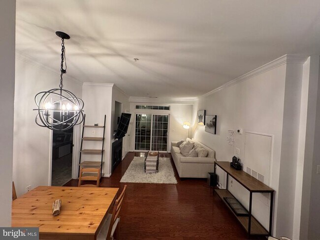 Building Photo - 2465 Army Navy Dr