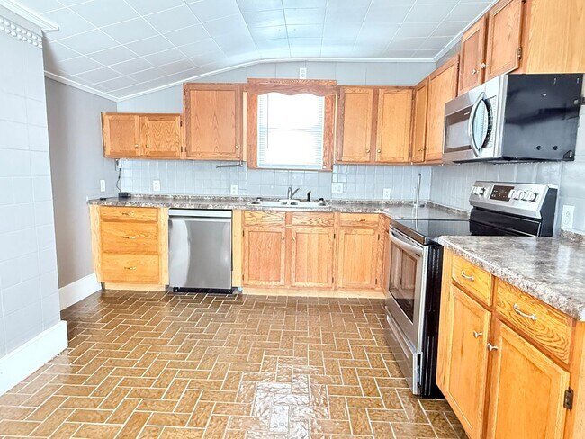 Building Photo - 1023 Thomas V Bryant Dr