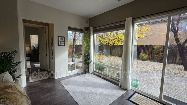 Building Photo - 10522 Eagle Falls Way