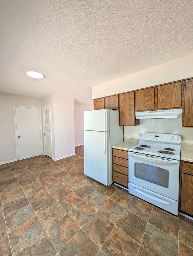 Building Photo - Weaverville Rental