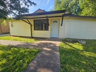 Primary Photo - 125 E Neosho St