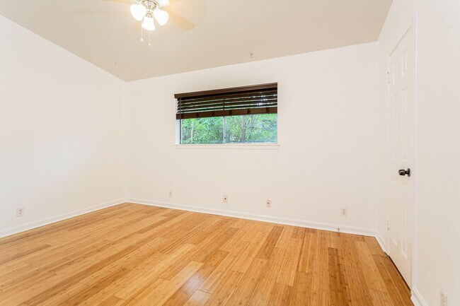 Building Photo - 5601 Woodrow Ave