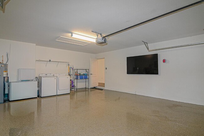 Building Photo - 285 Arbuthnot St