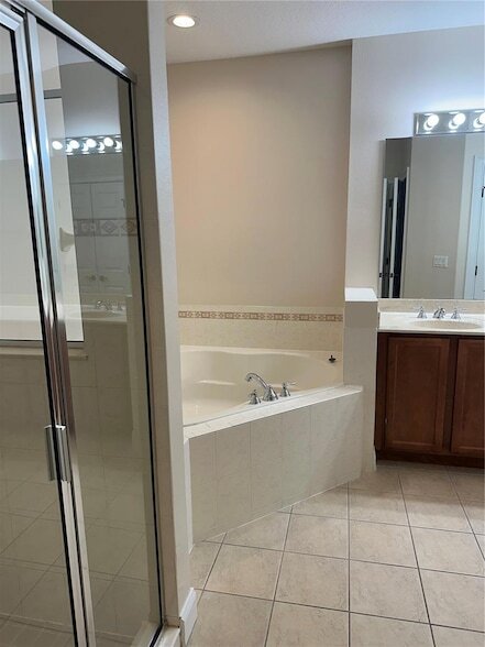 Building Photo - 7441 Regina Way