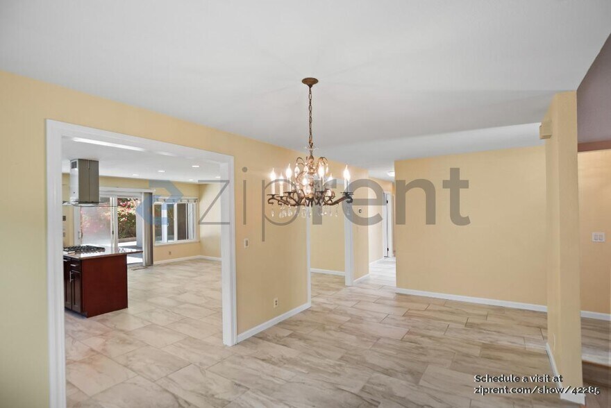 Building Photo - 279 Tordo Ct