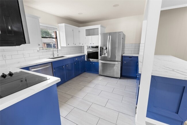 Building Photo - 302 Shadow Creek Dr