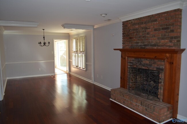 Building Photo - 2136 Eastbrook SE