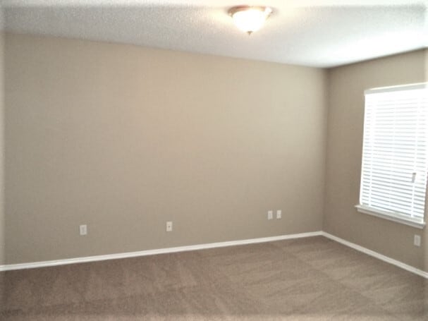 Building Photo - 1411 Plateau Dr
