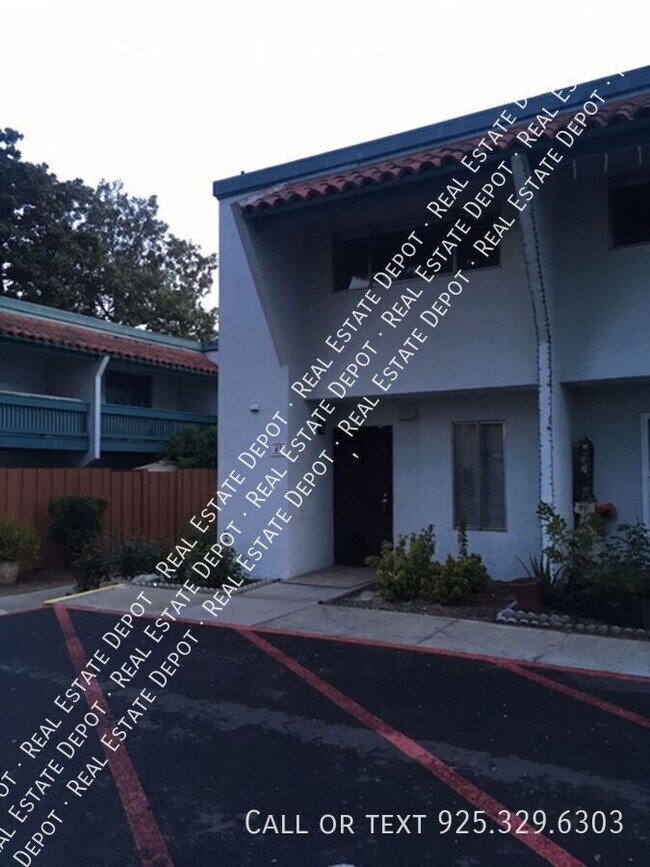 Building Photo - 1009 Murrieta Blvd