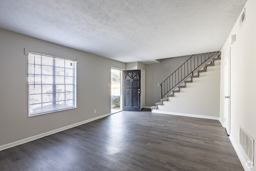 2BR, 1BA - 1200SF - Ingleside Terrace