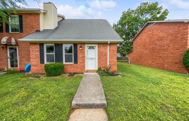 Primary Photo - Charming 2BR House in Smyrna