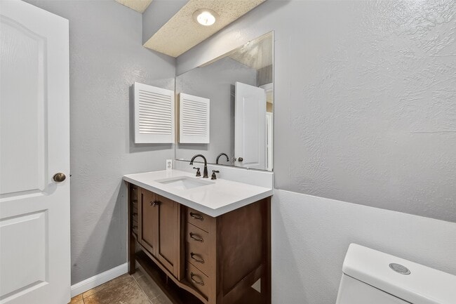 Building Photo - 11415 Chariot Dr