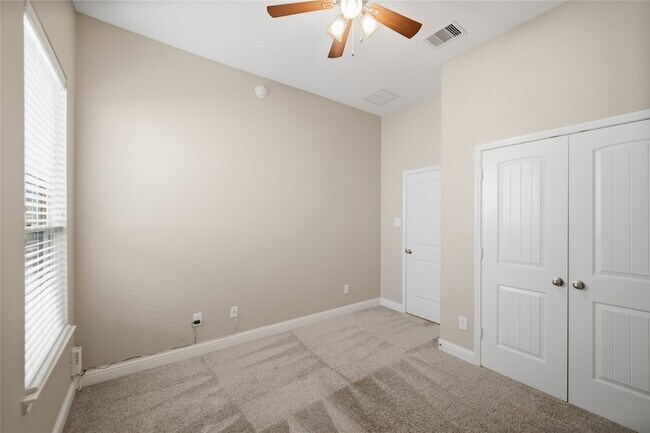 Building Photo - 14915 Violet Willow Ct