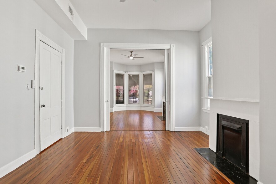 Building Photo - 1112 Barnard St