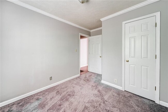 Building Photo - 2053 White Oak Cir