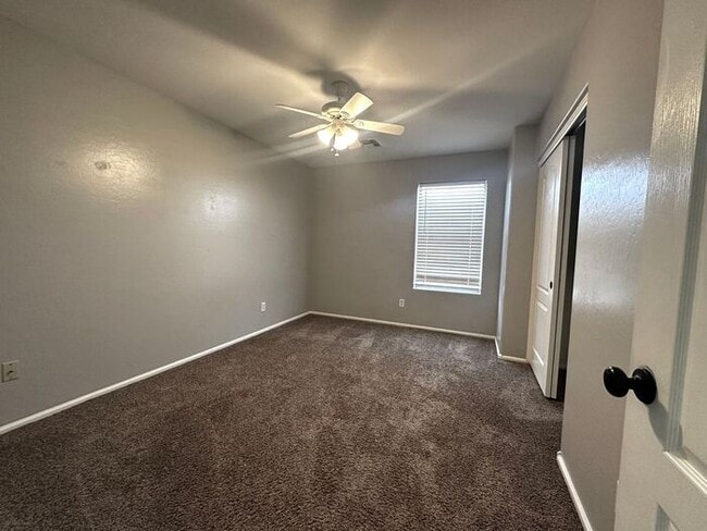 Building Photo - 4BEDROOM/2.5 BATH Lovely San Tan Home!!