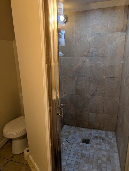 Building Photo - 106 N 35th St