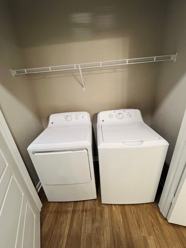 Building Photo - 472 Houston Ridge Dr