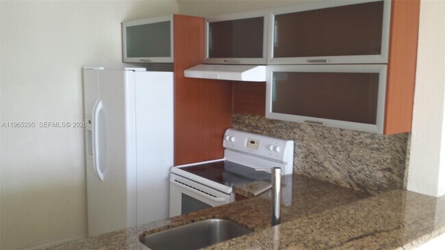 Building Photo - 492 NW 165th St