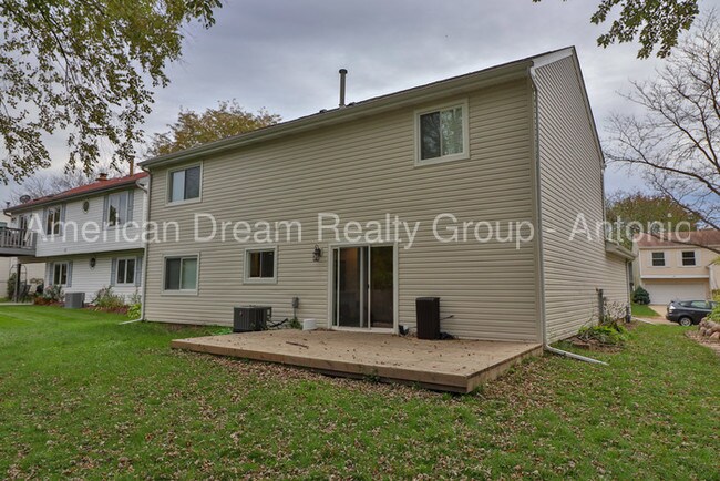 Building Photo - 28 Monterey Drive , Vernon Hills , IL , 60061
